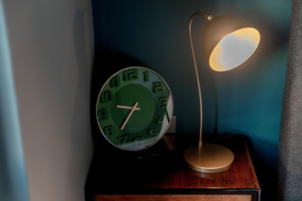 Home N 5 By Quokka 360 - Vintage-Soul Flat On Como Cathedral Bagian luar foto