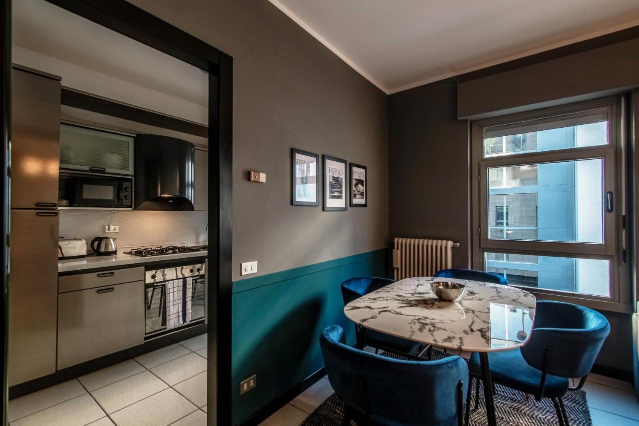 Home N 5 By Quokka 360 - Vintage-Soul Flat On Como Cathedral Bagian luar foto